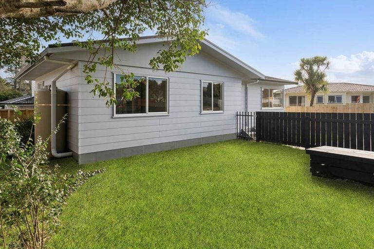Photo of property in 76a Borich Road, Sunnyvale, Auckland, 0612