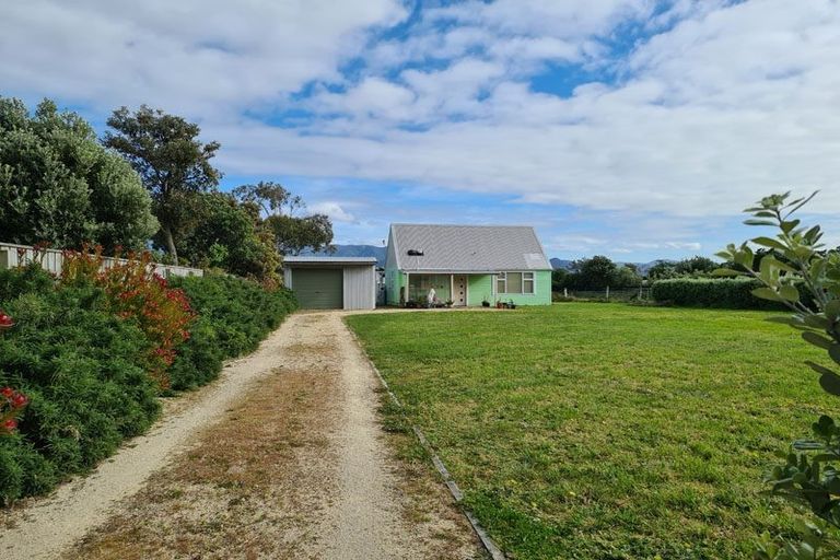 Photo of property in 95 Lake Ferry Road, Lake Ferry, Featherston, 5772