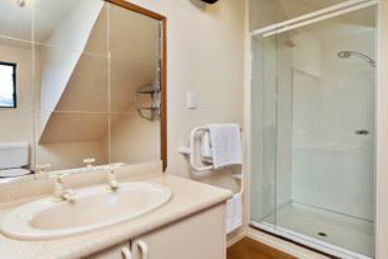 Photo of property in 8 Cherry Court, Wanaka, 9305