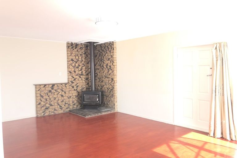 Photo of property in 17 Ascot Avenue, Henderson, Auckland, 0610
