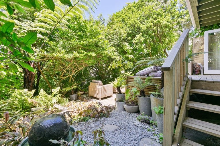 Photo of property in 12 Tensing Place, Khandallah, Wellington, 6035