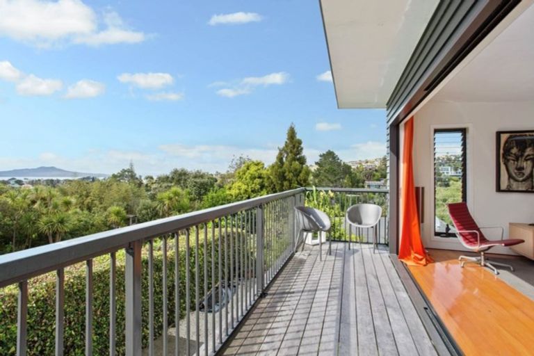 Photo of property in 26 Peter Terrace, Castor Bay, Auckland, 0620