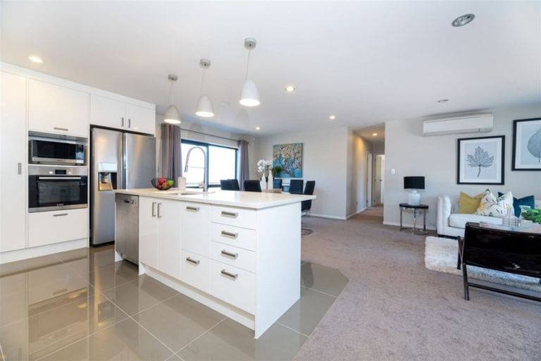 Photo of property in 7 Kahika Grove, Huapai, Kumeu, 0810