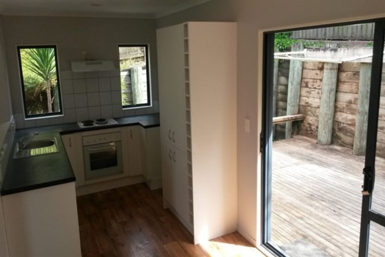 Photo of property in 16 Landow Place, Henderson, Auckland, 0612