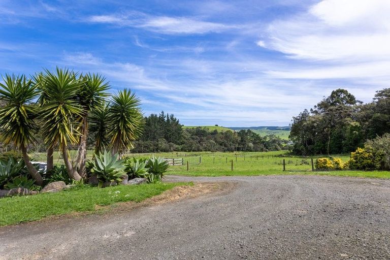 Photo of property in 369 Mangakura Road, Helensville, 0875