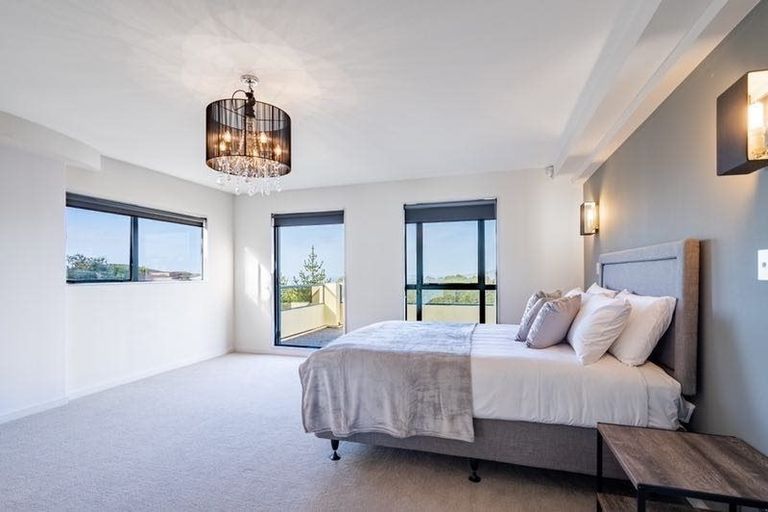 Photo of property in 97 Penguin Drive, Murrays Bay, Auckland, 0630