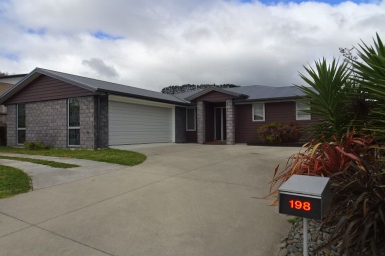 Photo of property in 198 Ballintoy Park Drive, Welcome Bay, Tauranga, 3175