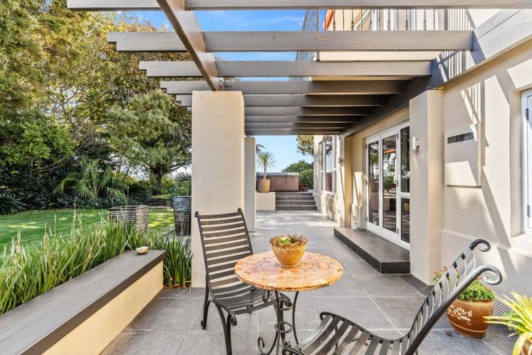 Photo of property in 305 Mangorei Road, Merrilands, New Plymouth, 4312