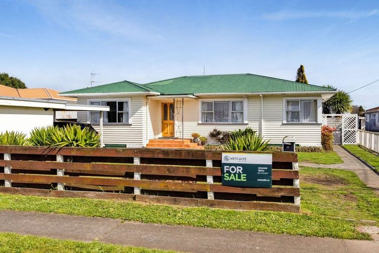 Photo of property in 21 Vogel Street, Hawera, 4610
