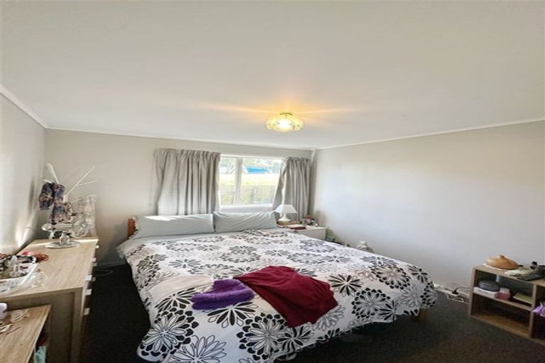 Photo of property in 104 Glendale Road, Glen Eden, Auckland, 0602