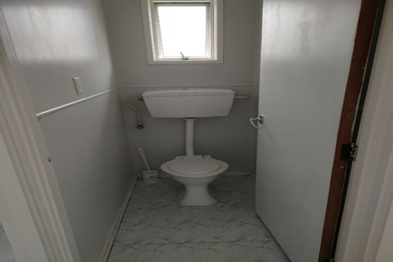 Photo of property in 156 Sunnynook Road, Sunnynook, Auckland, 0620