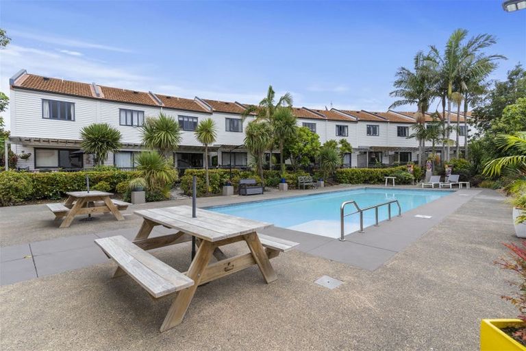 Photo of property in 39/21 Armoy Drive, East Tamaki, Auckland, 2016