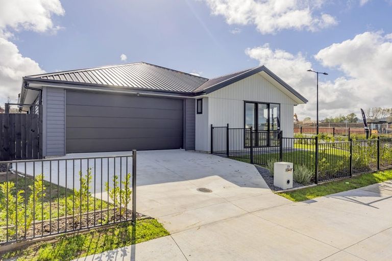 Photo of property in 75 Podgora Avenue, Huapai, Kumeu, 0810
