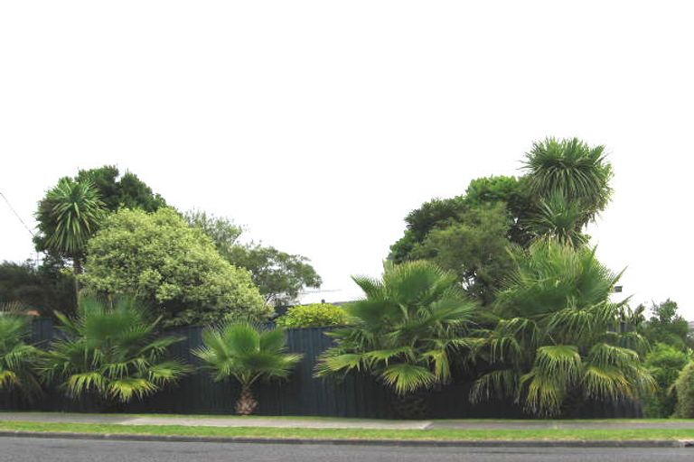 Photo of property in 1/14 Deep Creek Road, Torbay, Auckland, 0630