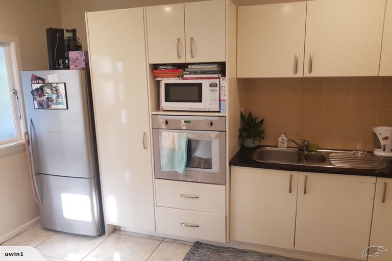 Photo of property in 29 Onewa Road, Northcote, Auckland, 0627