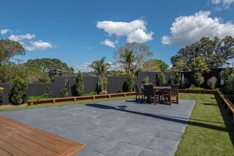 Photo of property in 11a Montgomery Avenue, Rothesay Bay, Auckland, 0630