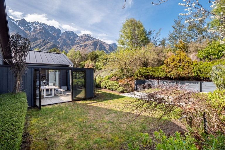 Photo of property in 27 Pendeen Crescent, Jacks Point, Queenstown, 9371