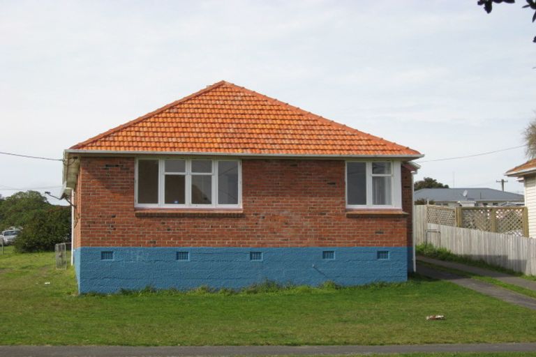 Photo of property in 92 Harper Street, Gonville, Whanganui, 4501