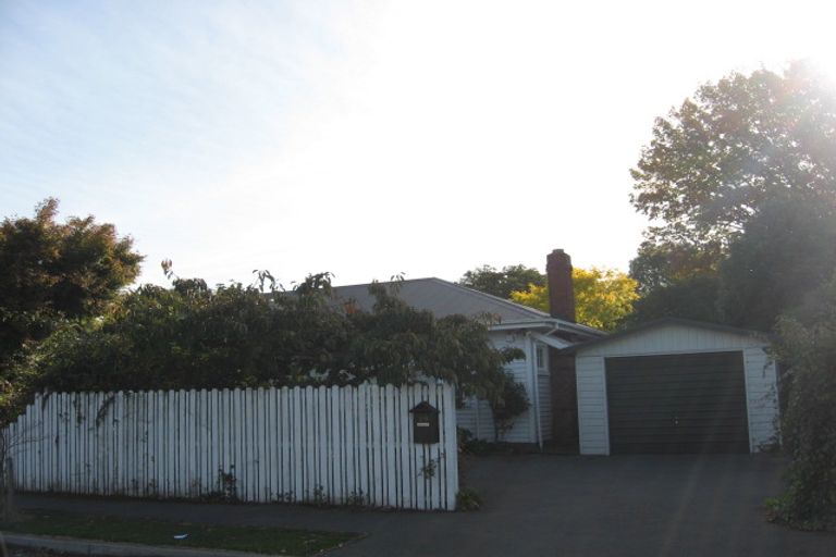 Photo of property in 19 Otara Street, Ilam, Christchurch, 8053