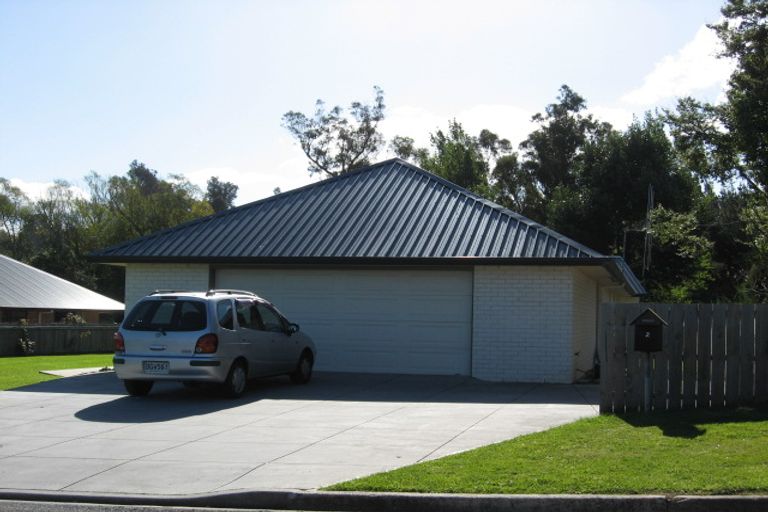 Photo of property in 2 Hyslop Street, Abbotsford, Dunedin, 9018