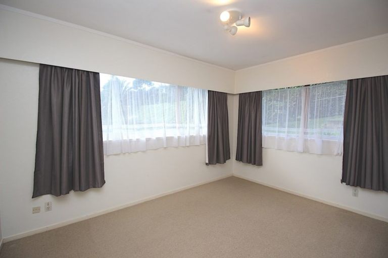 Photo of property in 1/404 Glenfield Road, Glenfield, Auckland, 0629