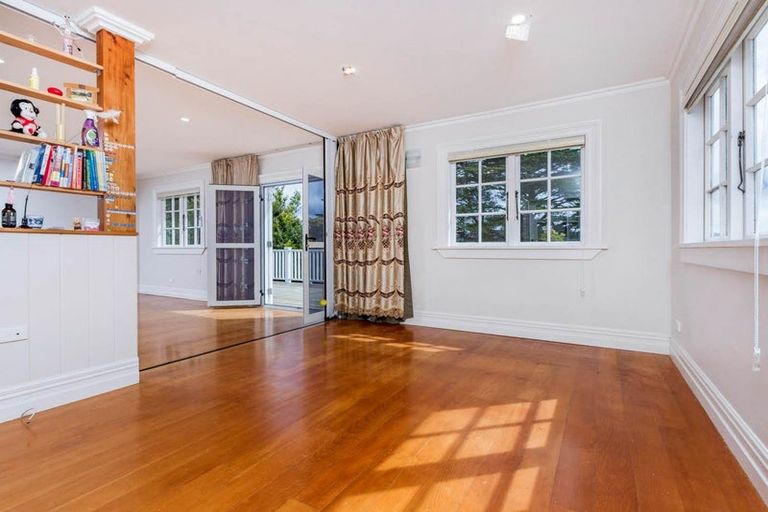 Photo of property in 145 Simpson Road, Henderson Valley, Auckland, 0614