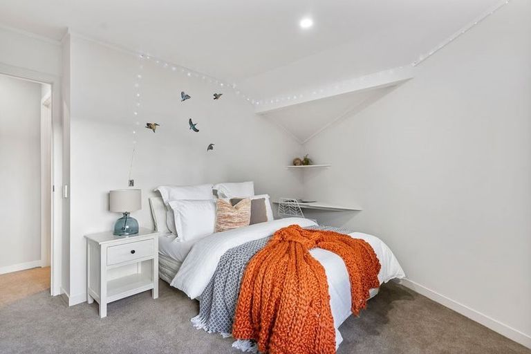 Photo of property in 17 Rangitoto View Road, Cockle Bay, Auckland, 2014