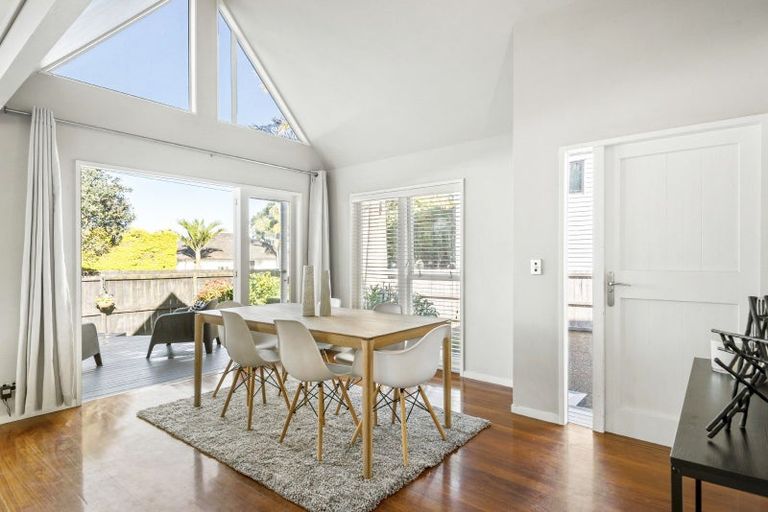 Photo of property in 2/68 Norwood Road, Bayswater, Auckland, 0622