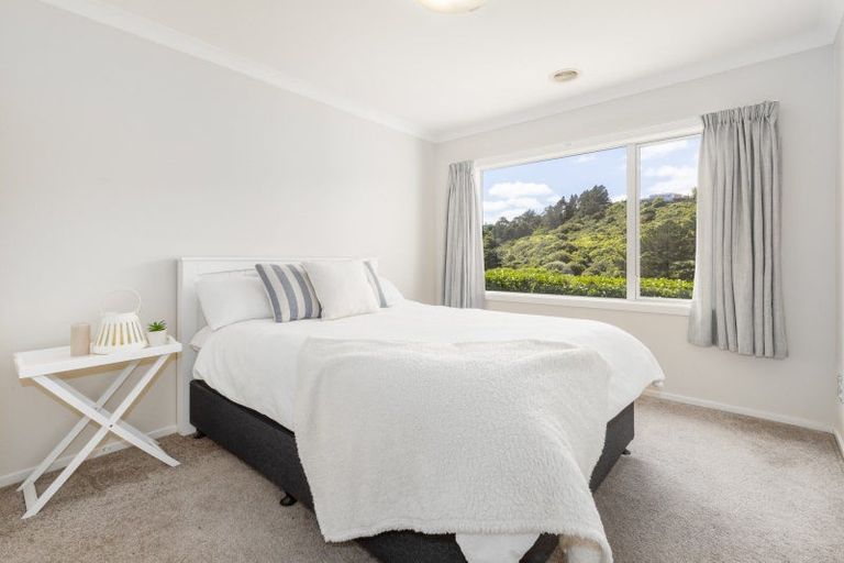 Photo of property in 47 Te Puia Drive, Aotea, Porirua, 5024