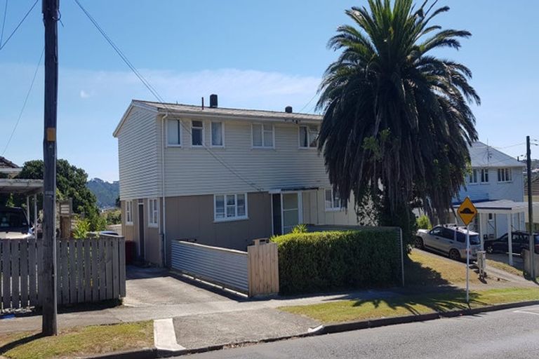 Photo of property in 20-22 Sievers Grove, Cannons Creek, Porirua, 5024