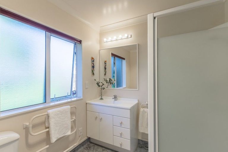 Photo of property in 14 Compass Court, Paraparaumu, 5032