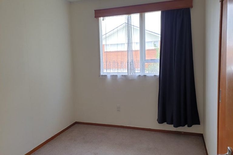 Photo of property in 4 Cypress Place, Sunnynook, Auckland, 0620