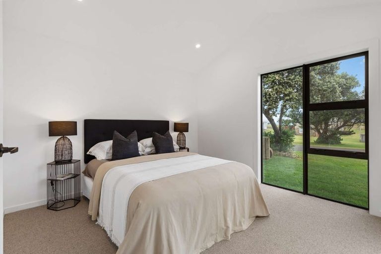 Photo of property in 16 Coleman Avenue, Waverley, 4591