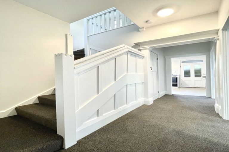 Photo of property in 45a-b Rawhiti Terrace, Kelburn, Wellington, 6012