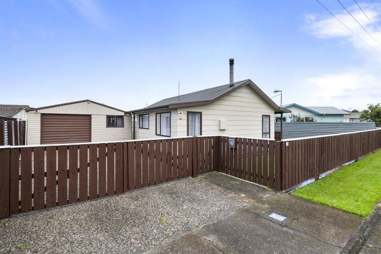 Photo of property in 21 Railway Road, Bunnythorpe, Palmerston North, 4478