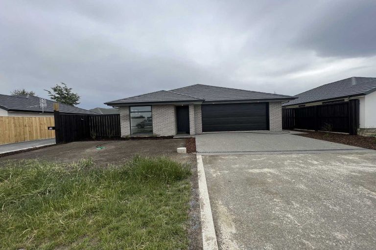 Photo of property in 18 Eileen Way, Rolleston, 7615