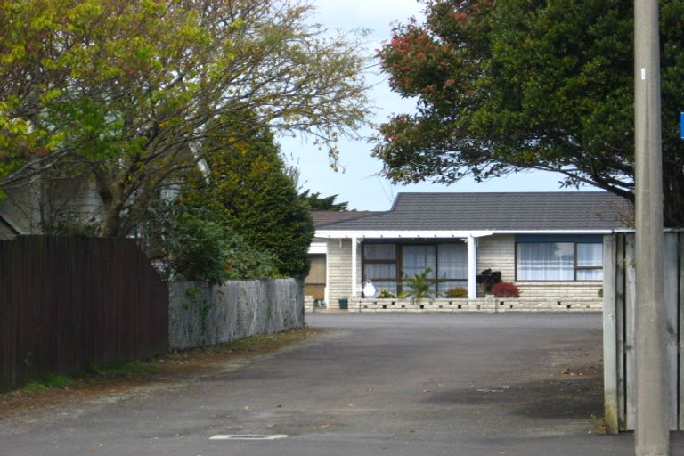 Photo of property in 43b Wallace Place, Westown, New Plymouth, 4310