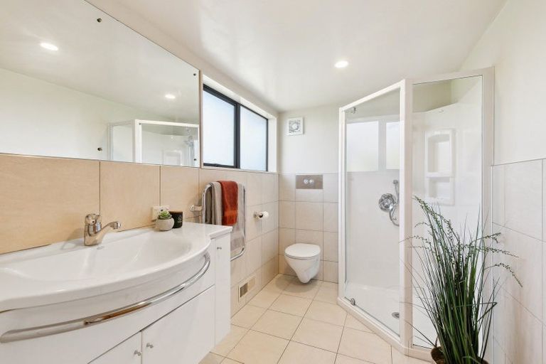 Photo of property in 8 Ranikhet Way, Khandallah, Wellington, 6035