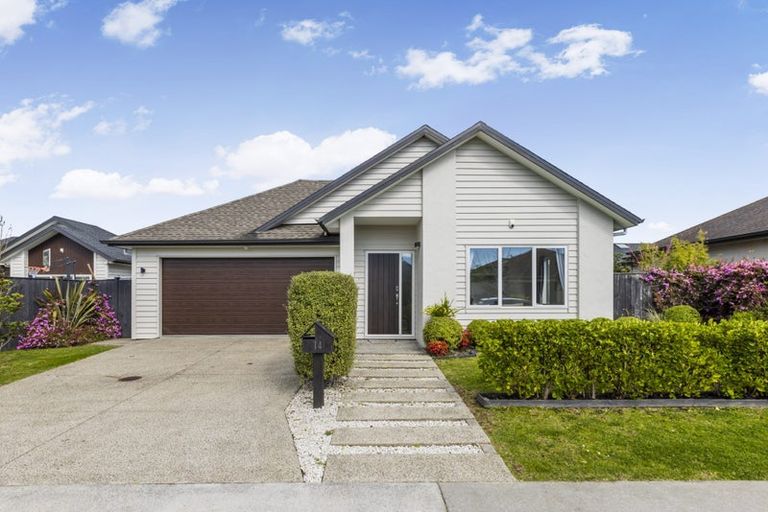 Photo of property in 14 Paso Fino Crescent, Karaka, Papakura, 2113