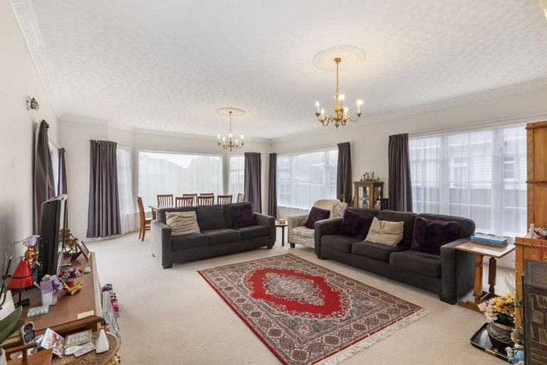 Photo of property in 23 Saint Ronans Avenue, Waterloo, Lower Hutt, 5011