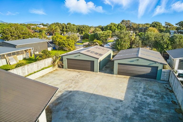 Photo of property in 30 Eruini Street, Waikanae Beach, Waikanae, 5036