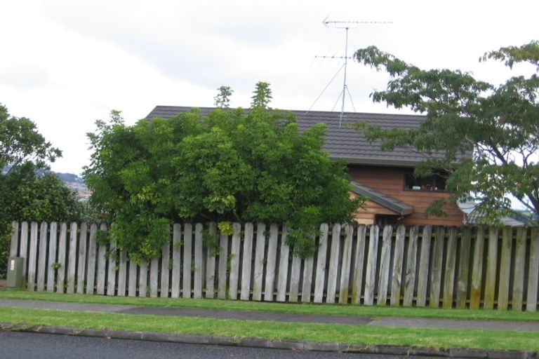 Photo of property in 1/42 Lexington Drive, Botany Downs, Auckland, 2010