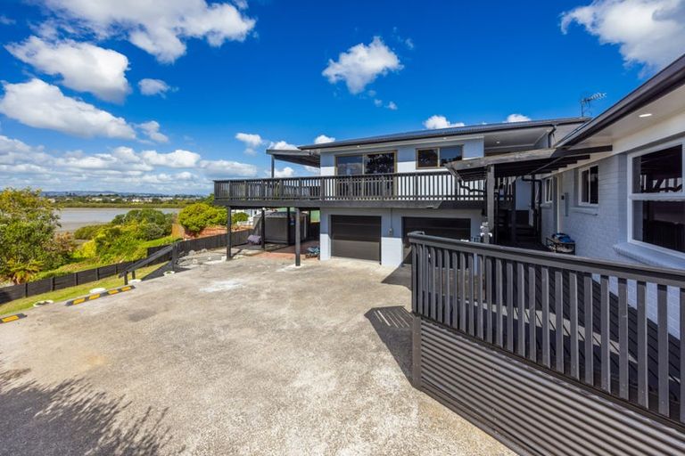 Photo of property in 6 Lucas Place, Weymouth, Auckland, 2103