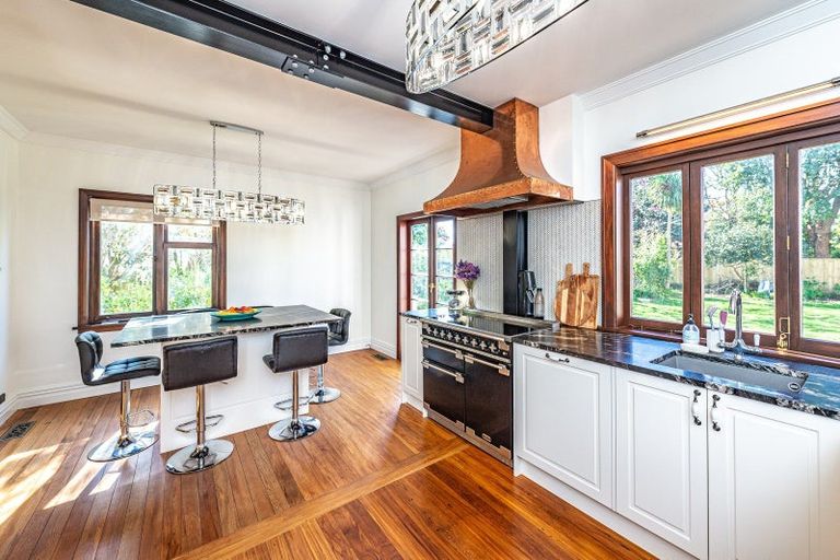 Photo of property in 4 Kent Road, Saint Johns Hill, Whanganui, 4501