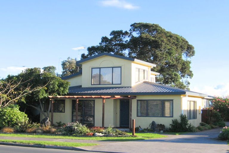 Photo of property in 156 Centreway Road, Orewa, 0931