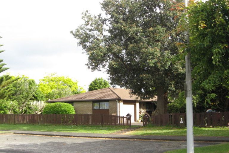 Photo of property in 21a Walter Strevens Drive, Conifer Grove, Takanini, 2112