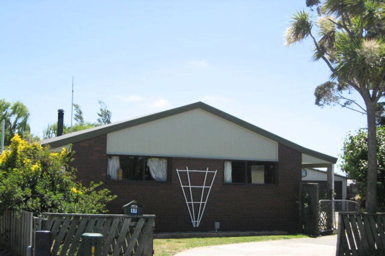 Photo of property in 17 Mchaffies Place, Wainoni, Christchurch, 8061