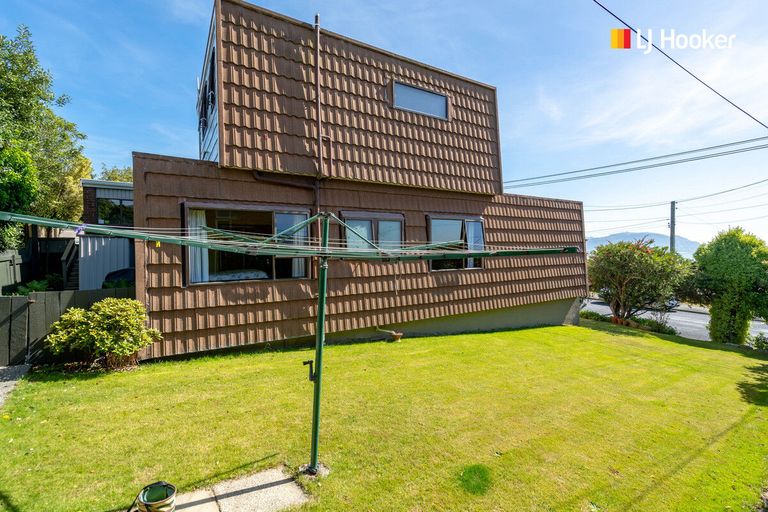 Photo of property in 51 Earls Road, Saint Clair, Dunedin, 9012