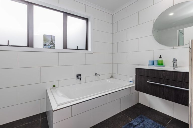 Photo of property in 25 Rosslands Avenue, Karaka, 2124