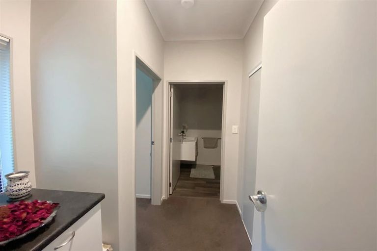 Photo of property in 32 Tutuwhatu Crescent, Weymouth, Auckland, 2103